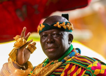 Asantehene destools Antoa chief