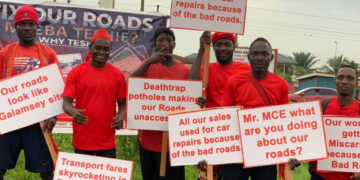 Massive protest in Teshie as residents decry over bad roads