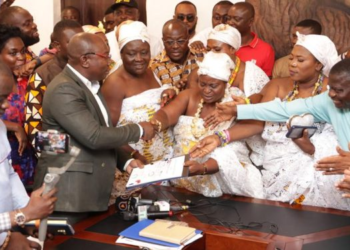 NPP flagbearership race: Market Queens pick up nomination forms for Alan