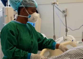 Brain drain put patients in danger as Ghanaian nurses head for UK’s NHS – medics