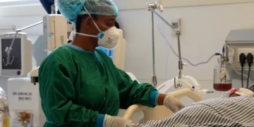 Brain drain put patients in danger as Ghanaian nurses head for UK’s NHS – medics