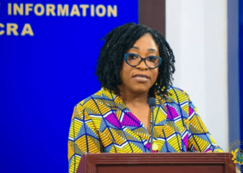 Foreign Affairs Minister blasts passport office staff over corruption claims