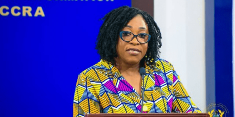 Foreign Affairs Minister blasts passport office staff over corruption claims