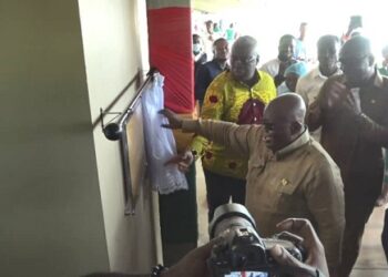 President Akufo-Addo commissions Fomena, Kumawu hospital
