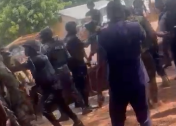 Gunfire erupts between Police and Customs in smuggling showdown