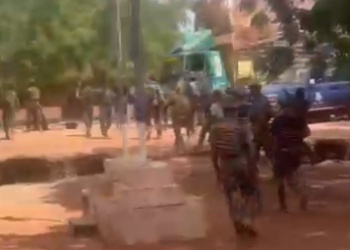 Gunfire erupts between Police and Customs in smuggling showdown