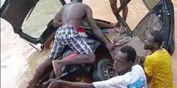 Ashanti Region: four dead, one missing as saloon car plunges into Owabi River
