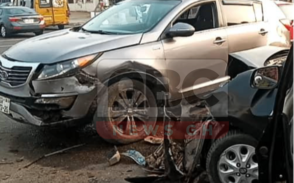 Accident: Policewoman severely injured in car crash at Trade Fair Junction