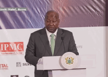 Pass on some of the cedi gains to Ghanaians – Mahama tells business operators