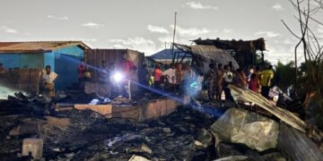 Fire ravages Asoprochona Railway slum, leaving hundreds homeless