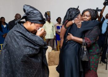 Vice President  leads delegation to visit families of helicopter crash victims