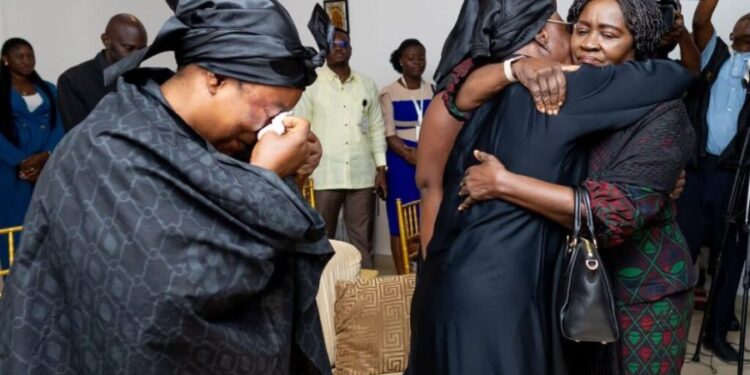 Vice President  leads delegation to visit families of helicopter crash victims