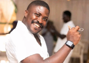 Police uncover blood-stained weapons in murder case of immigration officer