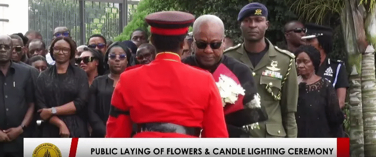 President Mahama lays wreath in memory of helicopter crash victims