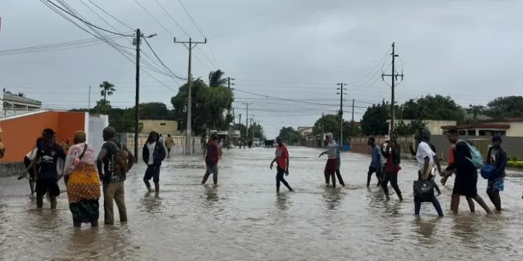 Torrential Rains Displace Nearly 400,000 in Mozambique as Floods Wreak Havoc