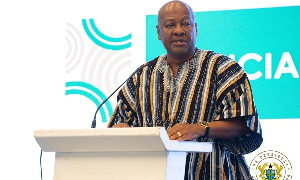 “I’m a Cocoa Farmer, Price Reduction Has Affected Me Too” — Mahama Relates to Cocoa Farmers’ Struggle