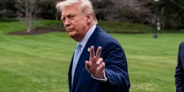 Trump Gives Iran Two Days to Reopen Strait of Hormuz or Face U.S. Strikes