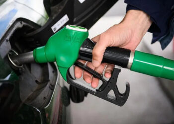 Oil Prices Drop as Iran Declares Strait of Hormuz Fully Open