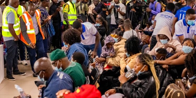 Only 10 Out of 300 Repatriated Ghanaians from South Africa Were Legally Staying There — Immigration Authorities