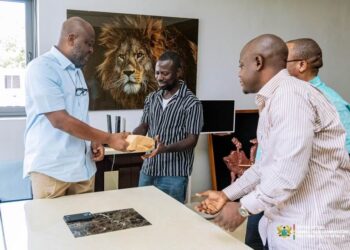 Ibrahim Mahama Gifts Xenophobia victim GH¢200,000, Pledges to Set Up Cement Distribution Business for Him