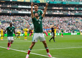 Co-Hosts Mexico Beat South Africa 2-0 in World Cup Opener Marred by Red Cards