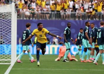 Ecuador Come From Behind to Beat Germany to Reach Knockout Stage