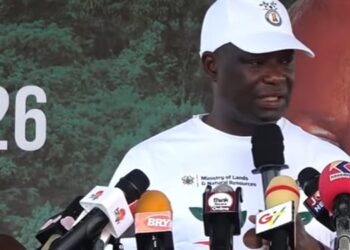 Lands Minister Calls on Youth and Teachers to Support Tree Planting Efforts