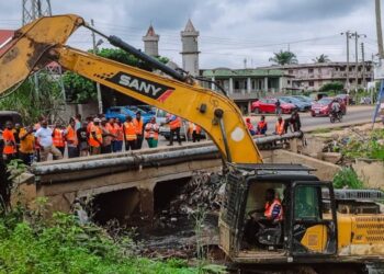 Mahama Orders National Cleanup in Flood-Hit Areas on July 10 and 11