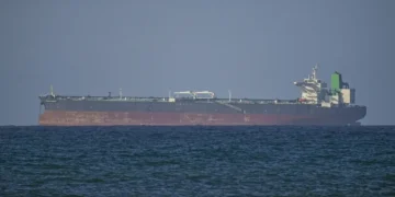 Oil Prices Fall as Hopes Grow for Strait of Hormuz Reopening