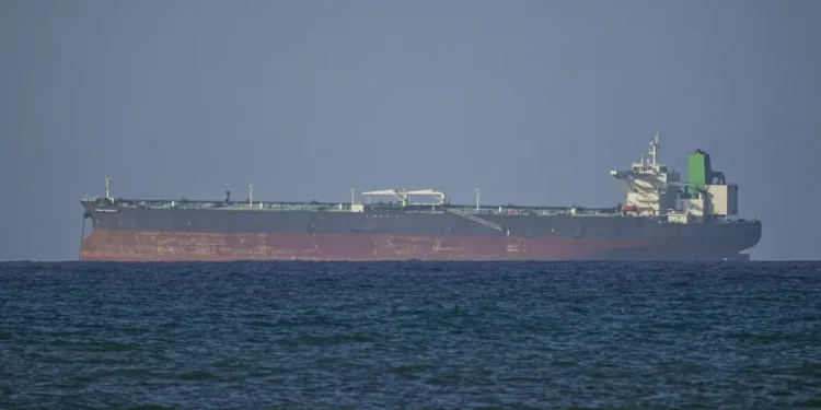 Oil Prices Fall as Hopes Grow for Strait of Hormuz Reopening