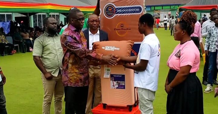 Bekwai MP Rewards 100 Students for Excellent 2026 BECE Performance
