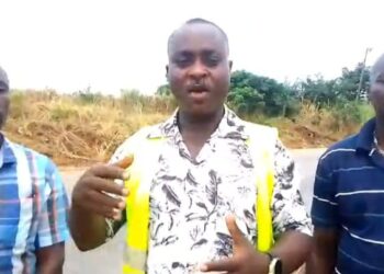 Anwomaso, Bebre Assembly Member Leads Road Clearing and Drainage Exercise Ahead of Chief’s Funeral