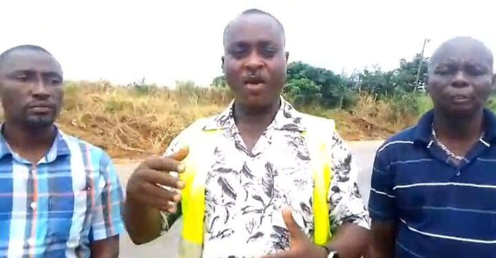 Anwomaso, Bebre Assembly Member Leads Road Clearing and Drainage Exercise Ahead of Chief’s Funeral