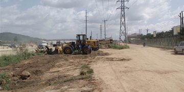 Encroachment Along Pokuase–Nsawam Highway Raises Road Safety Concerns at Dobro
